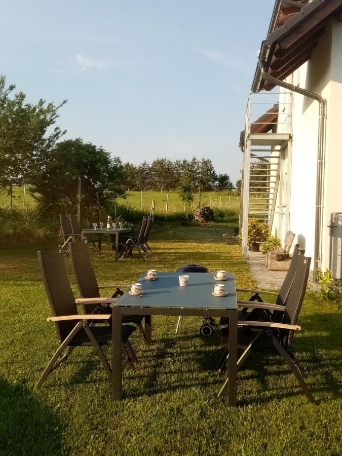 Apartmany Kohoutek A Slepicka V Novohradskych Horach Нове-Гради Екстер'єр фото