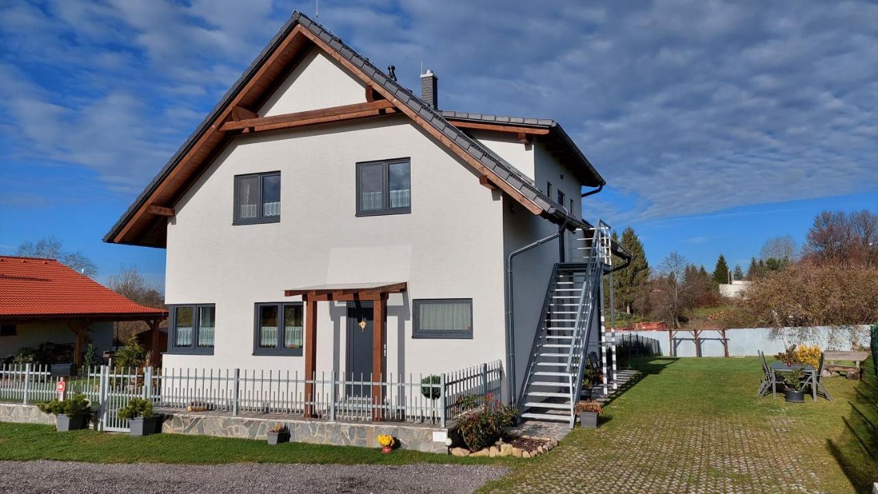 Apartmany Kohoutek A Slepicka V Novohradskych Horach Нове-Гради Екстер'єр фото