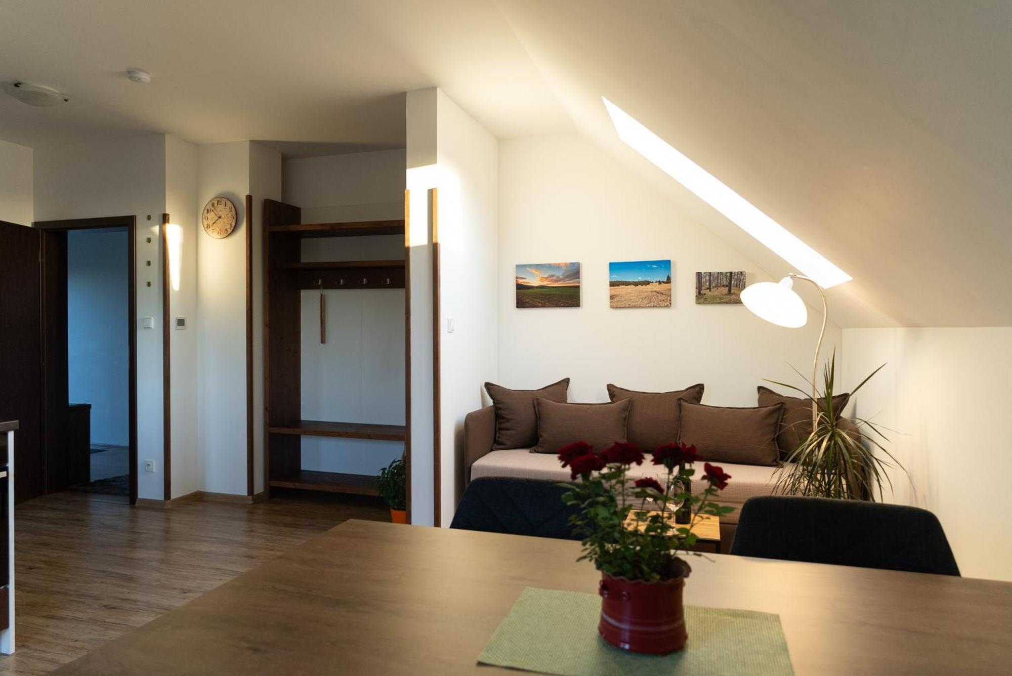 Apartmany Kohoutek A Slepicka V Novohradskych Horach Нове-Гради Екстер'єр фото